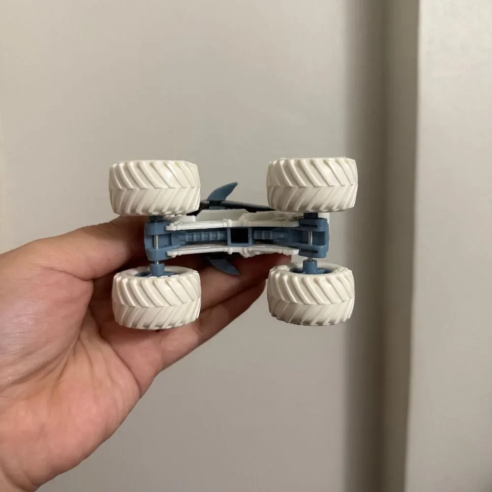 Monster Jam Megalodon Hot Wheels 1/64 Scale